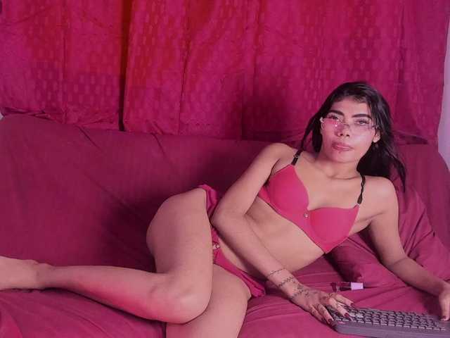 Monica-04 live cam on BongaCams