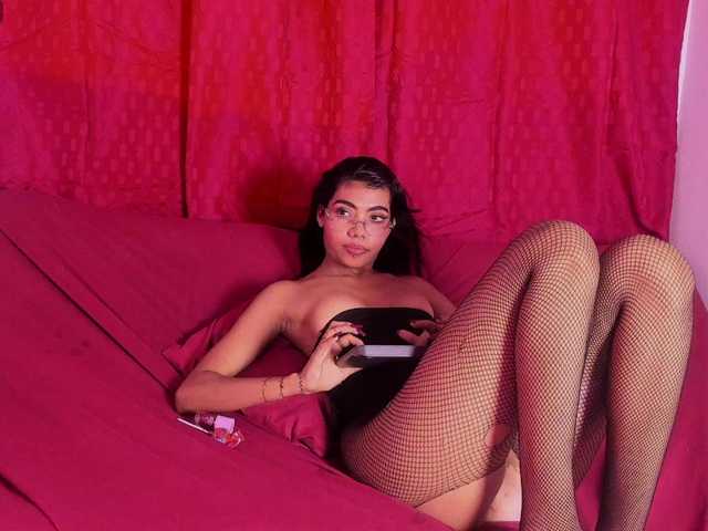 Monica-04 live cam on BongaCams