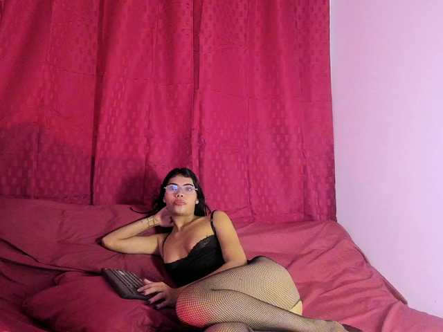 Monica-04 live cam on BongaCams