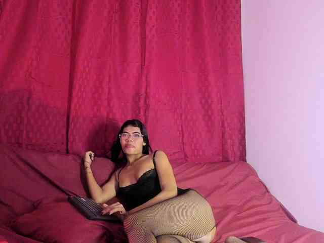 Monica-04 webcam
