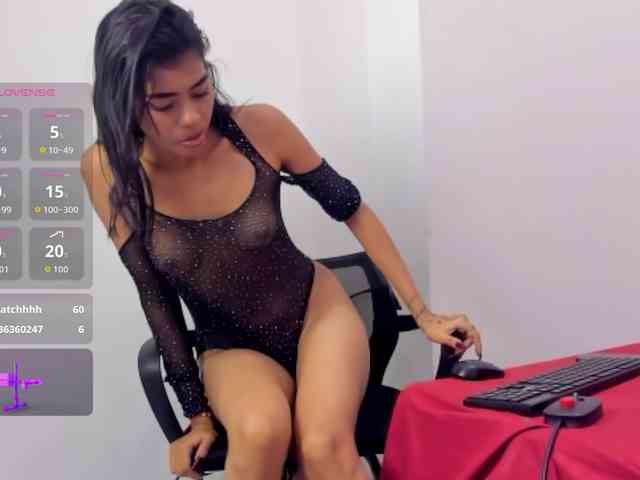 Monica-04 webcam