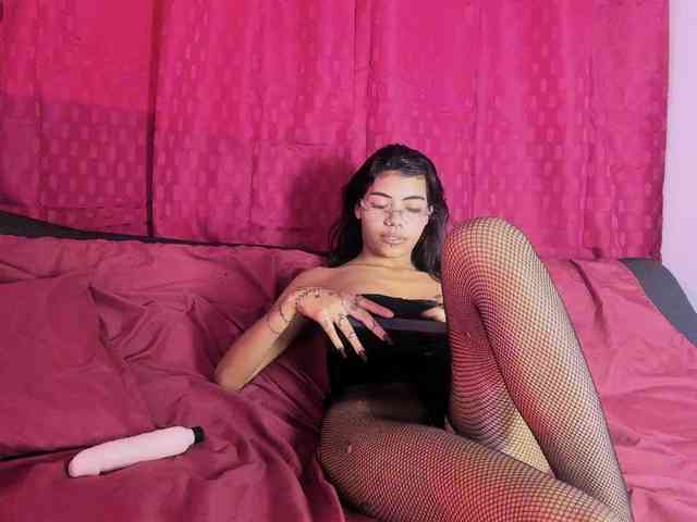 Monica-04 webcam