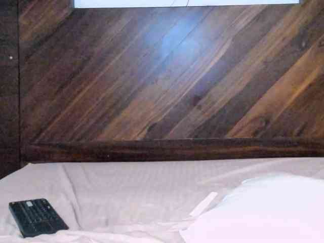 Monica-04 webcam