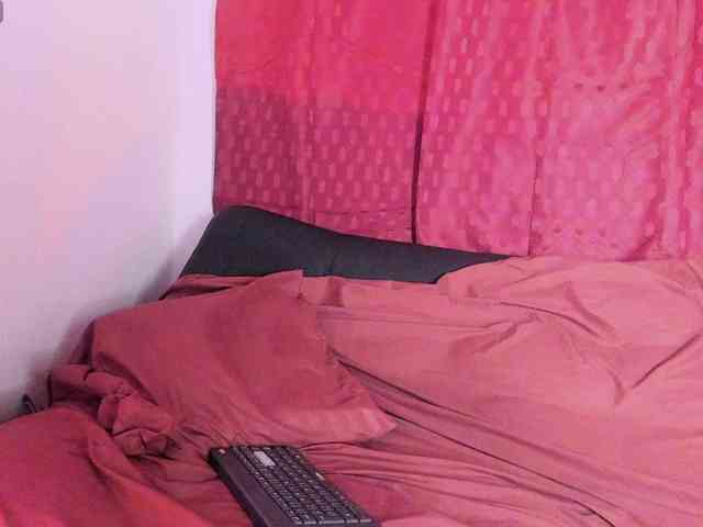Monica-04 webcam