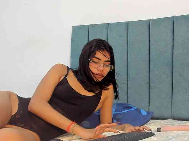 Model: Monica-04