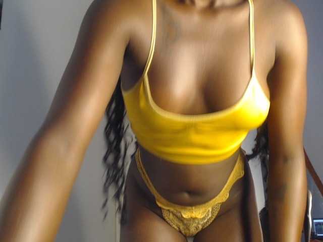 Too-hot live cam on BongaCams