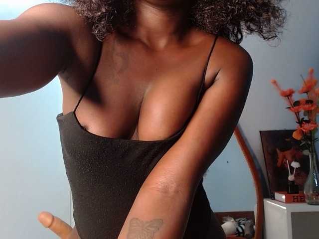 Too-hot, live now on BongaCams