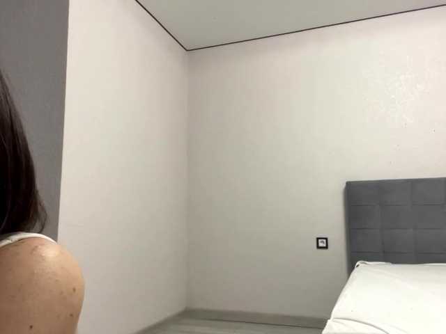 FloVelardes's BongaCams show and profile