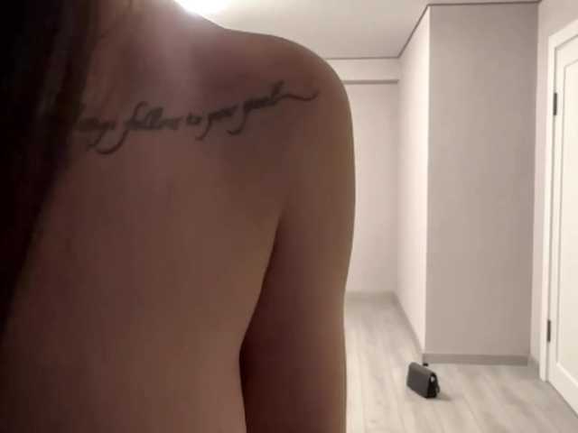 FloVelardes's BongaCams show and profile