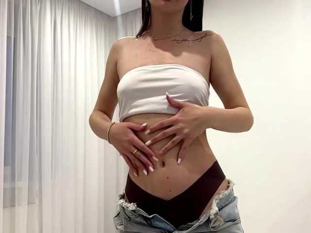 FloVelardes's BongaCams show and profile