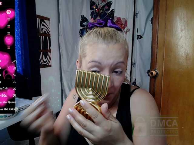 ally-sweety20 live cam on BongaCams