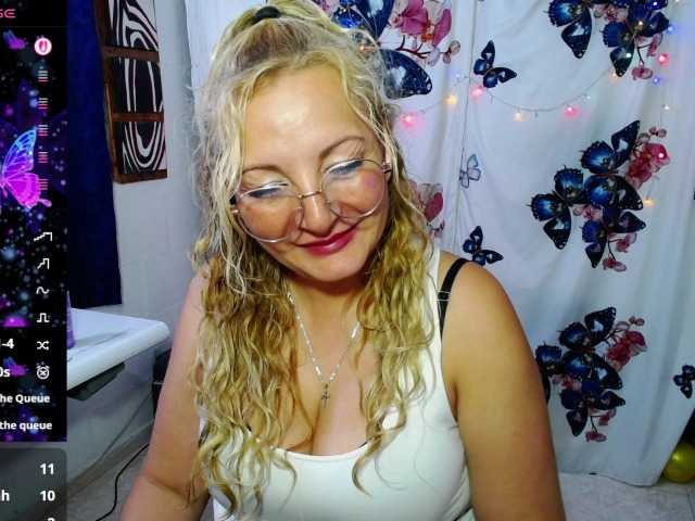 ally-sweety20's BongaCams show and profile