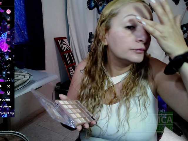 ally-sweety20 live cam on BongaCams