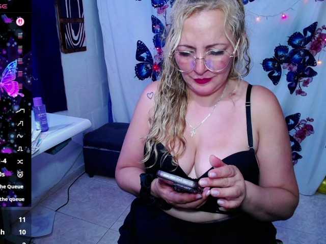 ally-sweety20's BongaCams show and profile