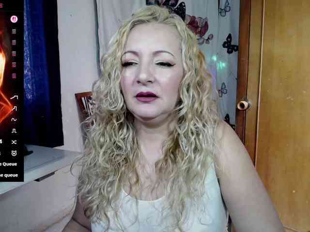 ally-sweety20 Live Webcam on BongaCams
