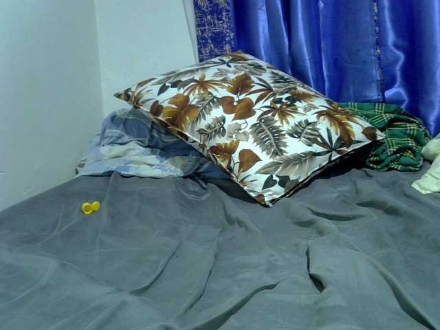 Playqueen live webcam show