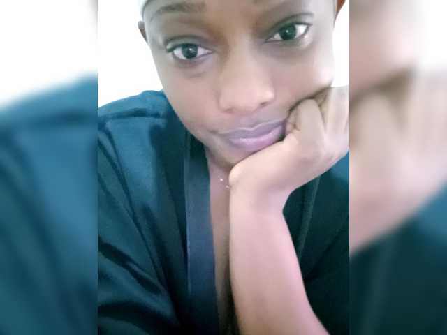 Prettyebony-1 live cam