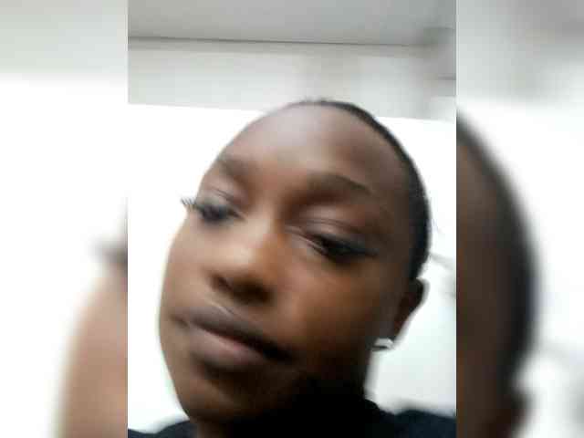 Prettyebony-1 webcam