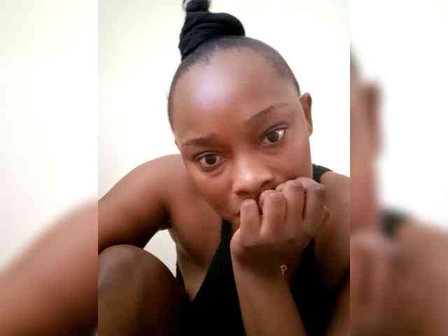 Prettyebony-1 webcam