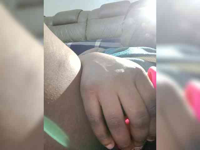 Prettyebony-1 webcam
