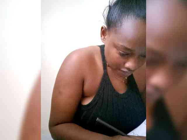 Prettyebony-1 webcam