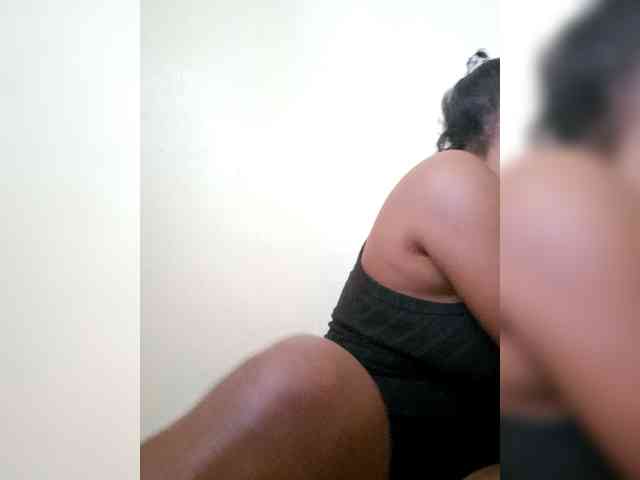 Prettyebony-1 webcam