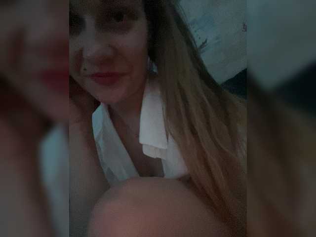 Lillii1's BongaCams show and profile