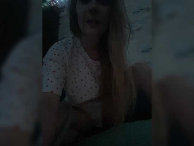 Lillii1's BongaCams show and profile