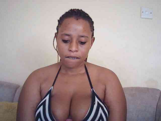 Sexybutties001 webcam