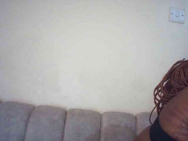 Sexybutties001 webcam