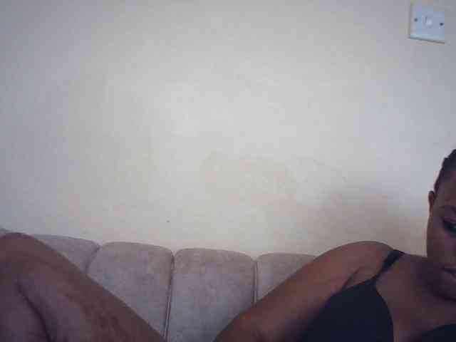 Sexybutties001 webcam