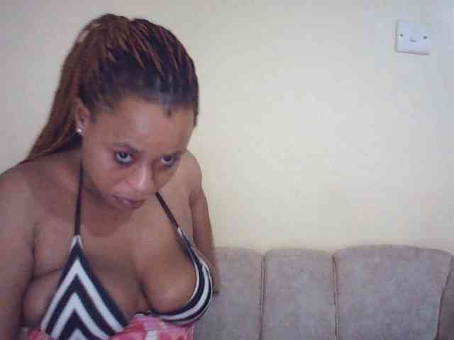 Sexybutties001 webcam