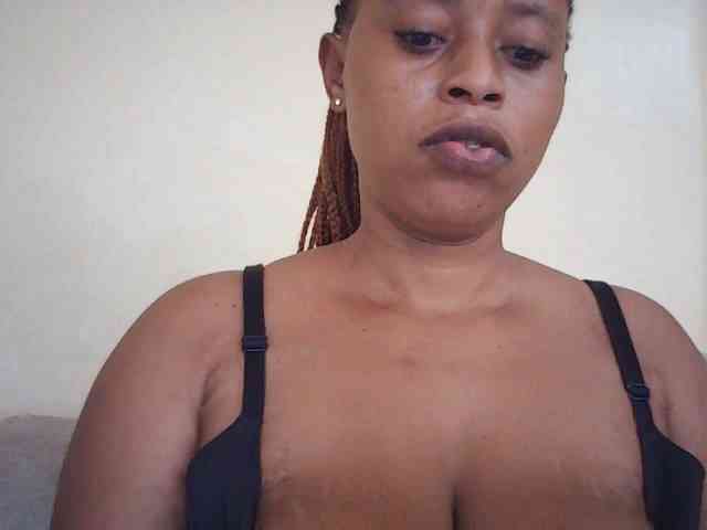 Sexybutties001 webcam