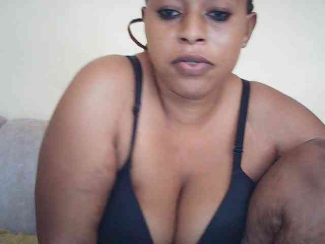 Sexybutties001 webcam