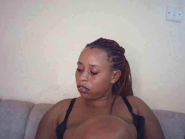 Sexybutties001 webcam