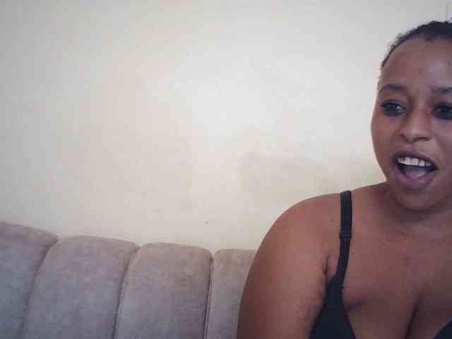 Sexybutties001 webcam