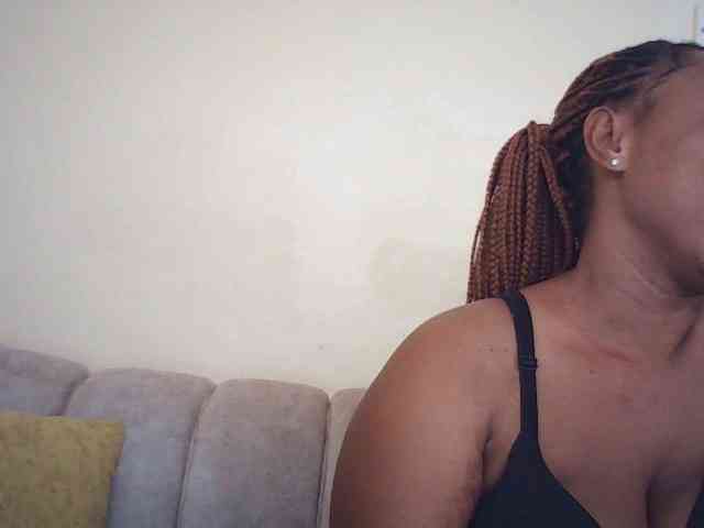 Sexybutties001 webcam