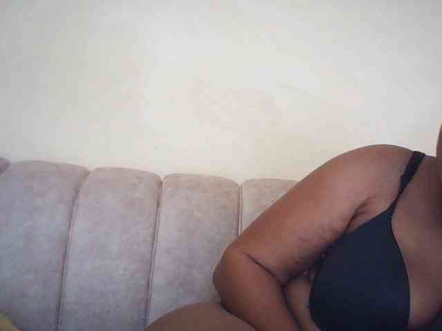 Sexybutties001 webcam