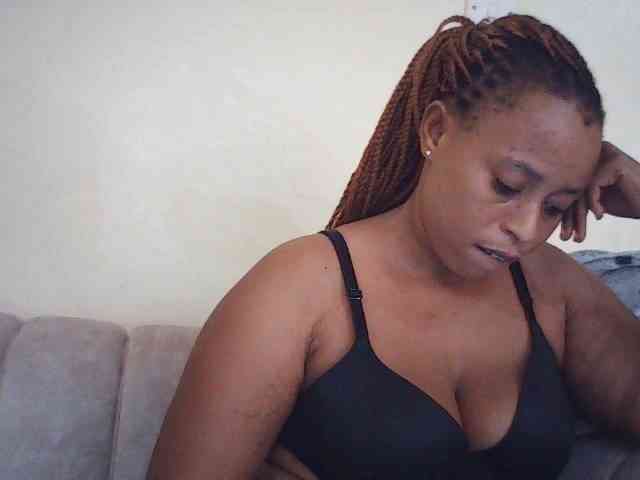 Sexybutties001 webcam