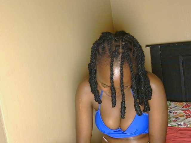 kinkydolll live cam on BongaCams