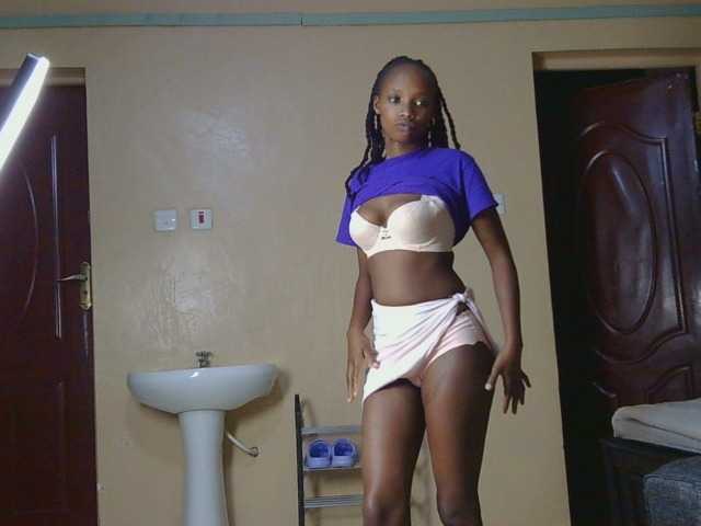 kinkydolll Live Cam on BongaCams