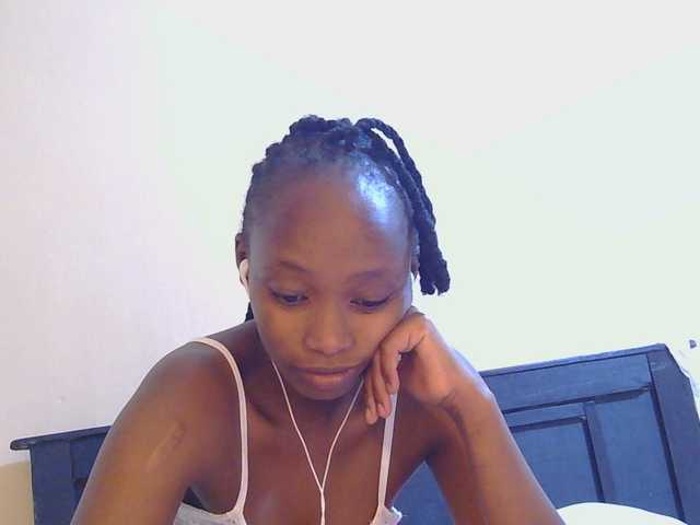 kinkydolll live cam on BongaCams