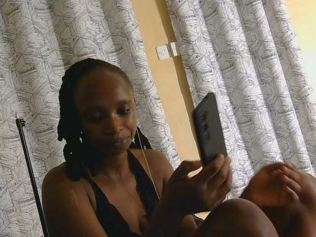 kinkydolll live cam on BongaCams
