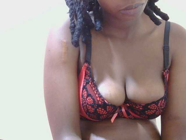 kinkydolll live cam on BongaCams
