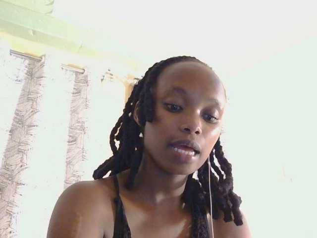 kinkydolll live cam on BongaCams