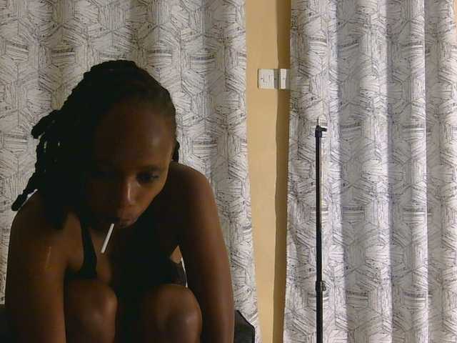 kinkydolll live cam on BongaCams
