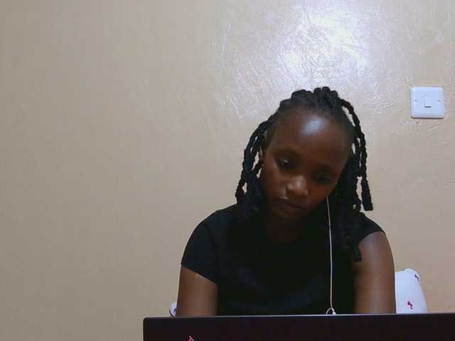 kinkydolll live cam on BongaCams
