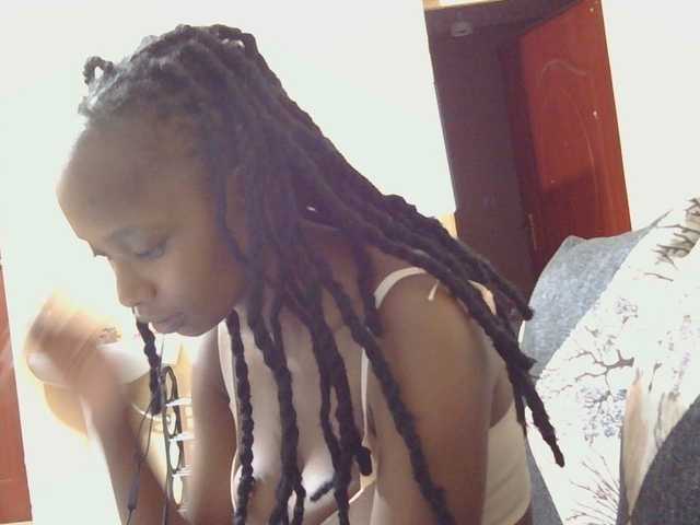 kinkydolll Live Cam on BongaCams