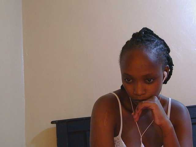 kinkydolll live cam on BongaCams