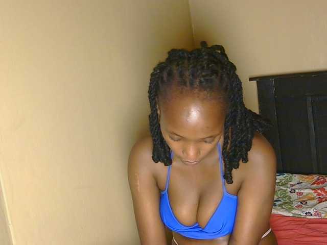 kinkydolll live cam on BongaCams